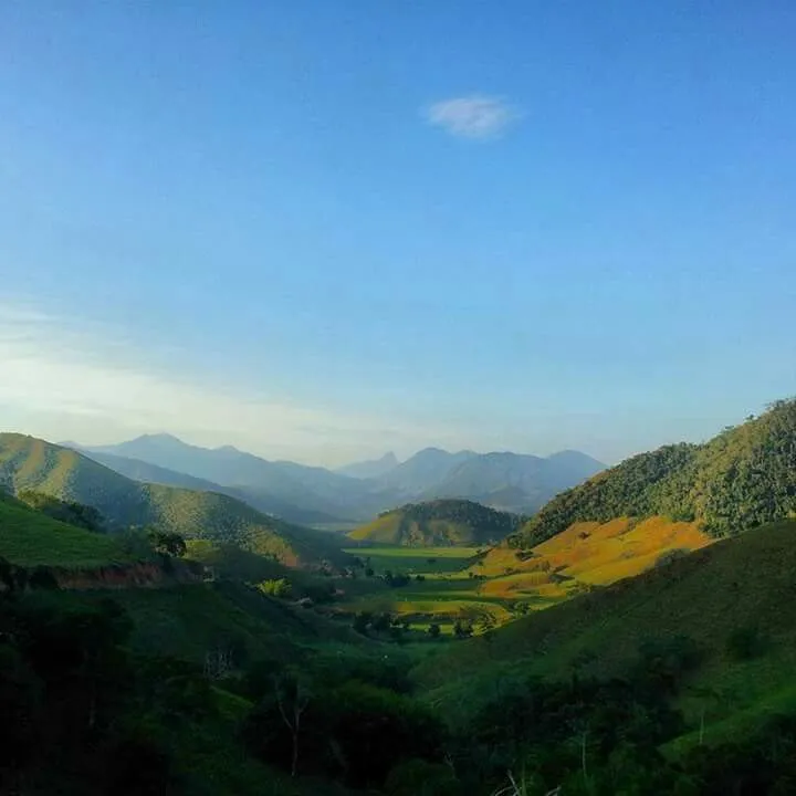 Valle y montañas de Sana